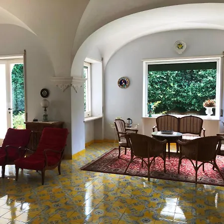Regina Di Capri - Maria - Villa *