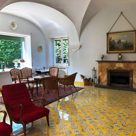 Regina Di Capri - Maria - Villa